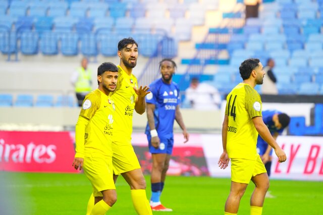 گاف عجیب روزنامه قطری درباره استقلال