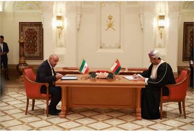من نهنگم و عمانم آرزوست 