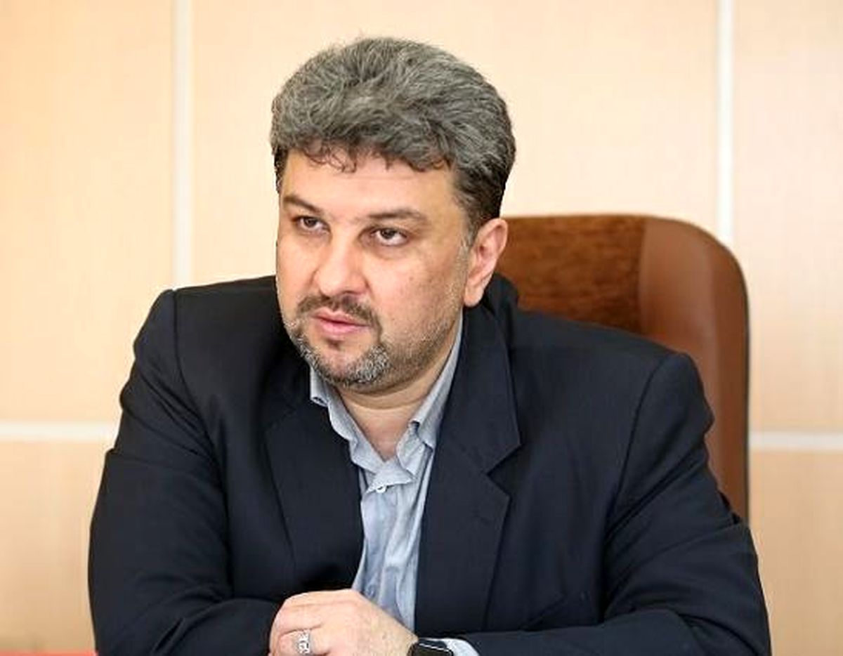 قطع یکی از برج‌های نوری ورزشگاه آزادی ناشی از اختلال داخلی بوده است