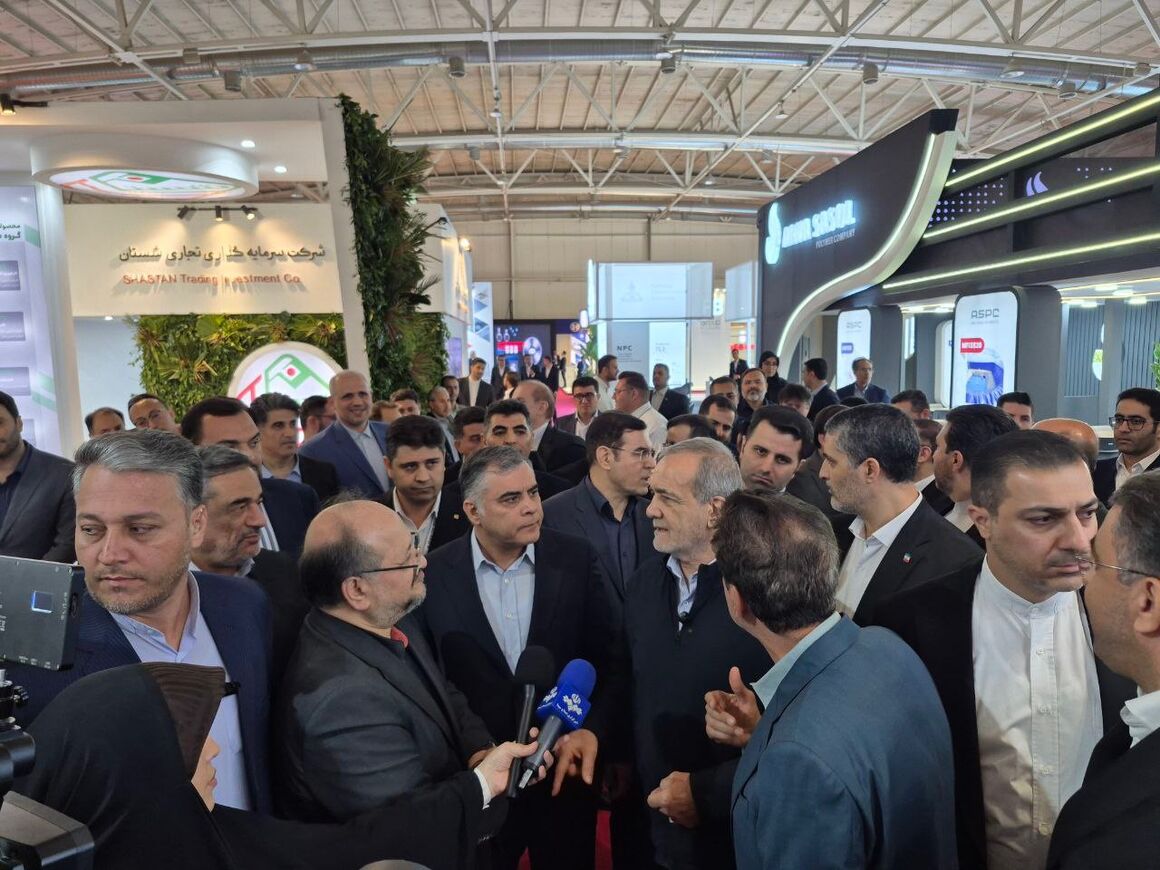 گشایش نمایشگاه صنعت نفت با حضور رییس جمهور