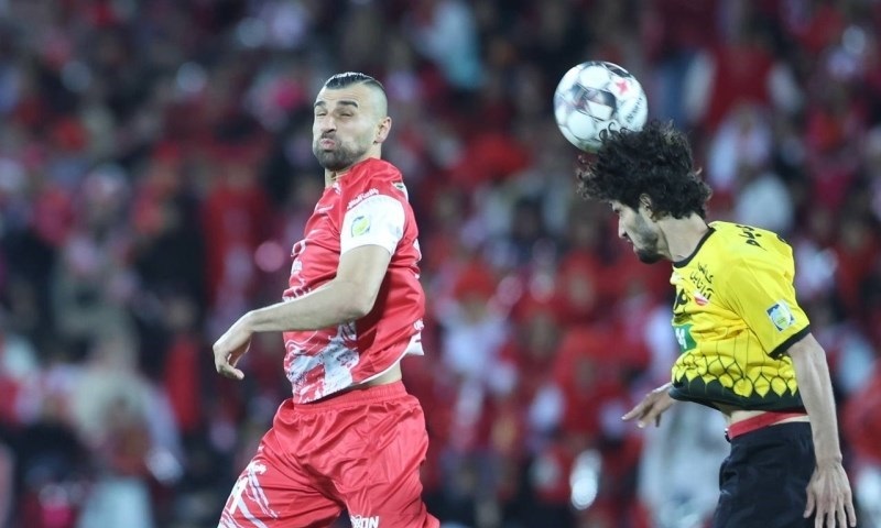 جنگ سپاهان و پرسپولیس به هفته آخر کشیده شد