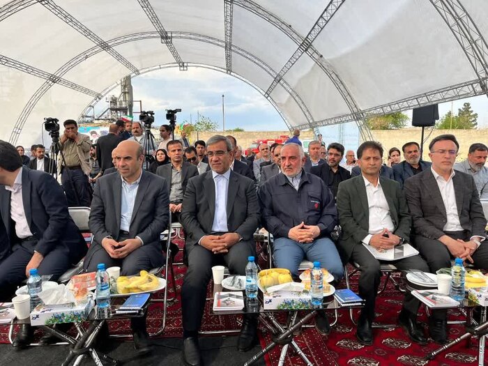 بهره برداری از ۲۹۶ مگاوات نیروگاه خورشیدی در خراسان رضوی