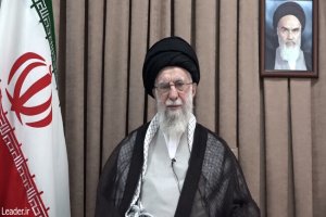ملت ایران در مقابل جنگ تحمیلی محکم می ایستد و تسلیم نمیشود 