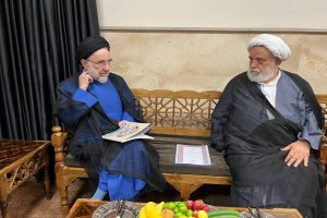 واکنش شیخ حسین انصاریان به حواشی دیدارش با خاتمی/ منع قانونی وجود نداشت/ جزو دار و دسته و حزبی نبودم 
