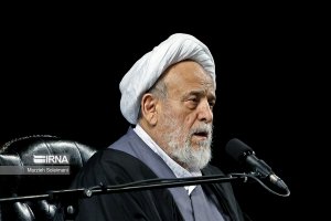 حسین انصاریان: به خاطر گرانی‌ها خجالت می‌کشم منبر بروم