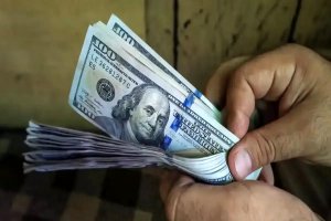 بازگشت دلار به کانال ۸۰ هزار تومان؛ بازار فروشنده شد