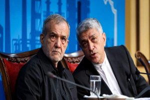 طیب‌نیا همچنان گزینه اصلی وزارت اقتصاد