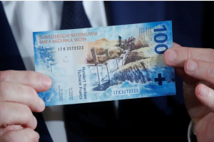 سقوط دلار در برابر یورو و فرانک سوئیس