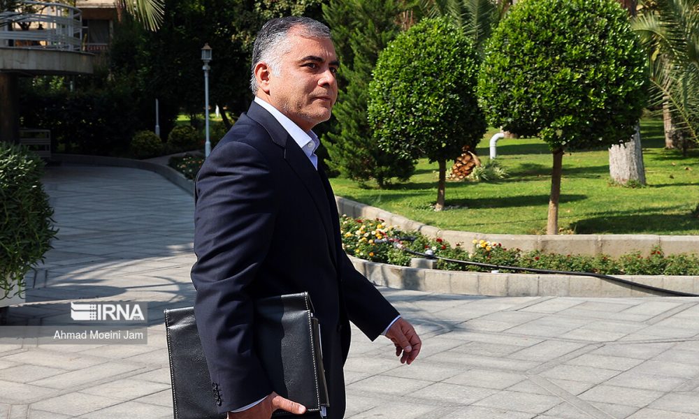 وزیر نفت:از نظر فنی امکان ترکیب آب با بنزین وجود ندارد