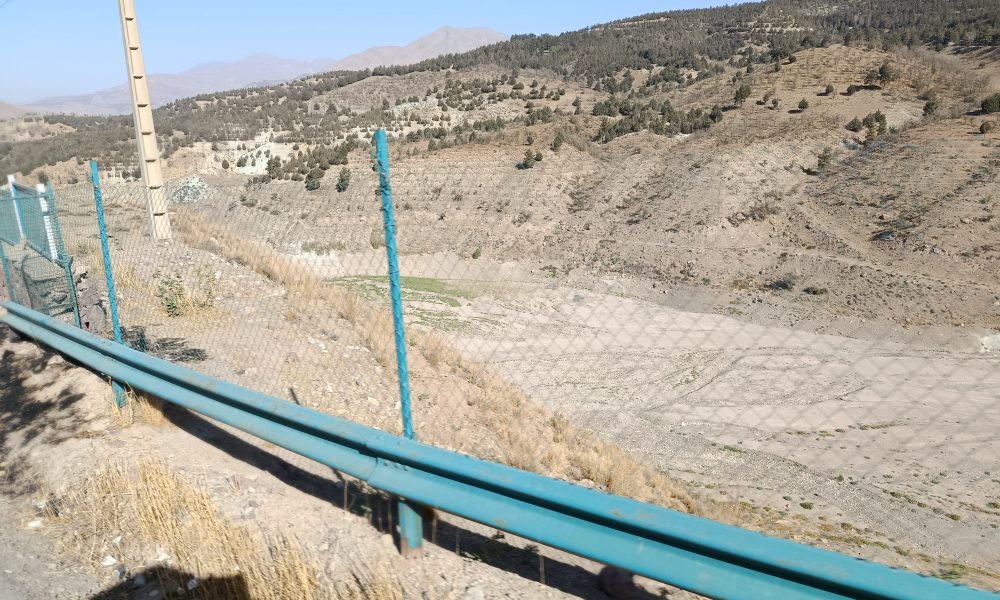 گزارش تصویری از وضعیت مخزن رو به خشکی سد لتیان