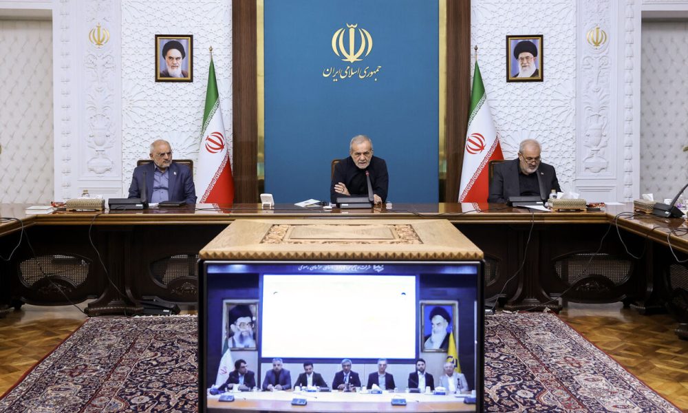 افتتاح ۹ نیروگاه خورشیدی به ظرفیت ۱۰۰ مگاوات