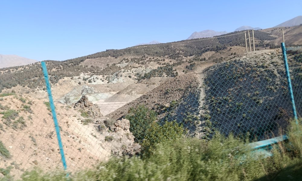 گزارش تصویری از وضعیت مخزن رو به خشکی سد لتیان