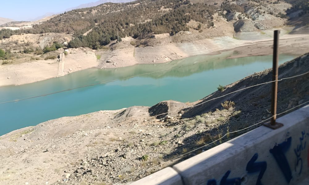 گزارش تصویری از وضعیت مخزن رو به خشکی سد لتیان