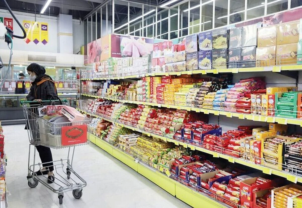عرضه کالاهای اساسی دارای ارز ترجیحی با نرخ آزاد