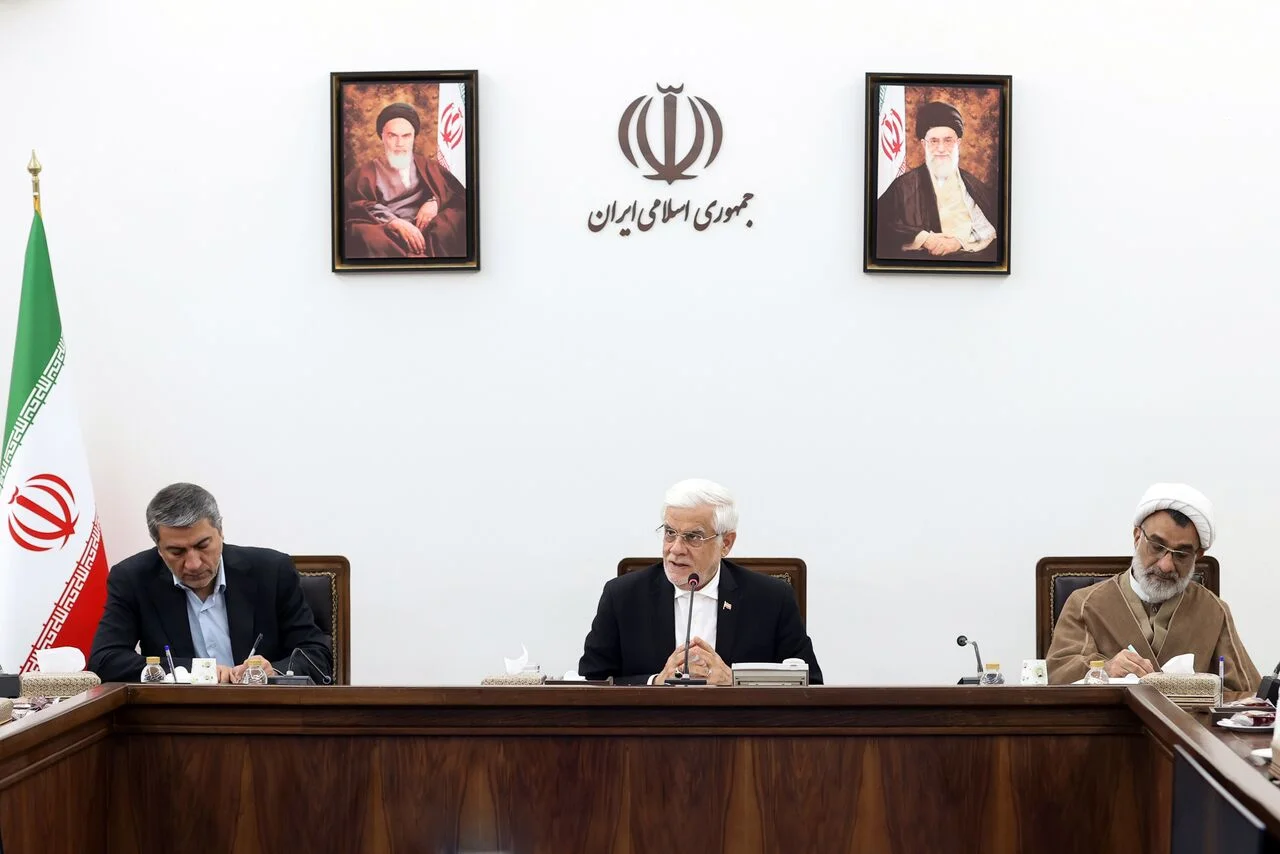 عارف:ارتباط دانشگاه با صنعت باید تقویت شود