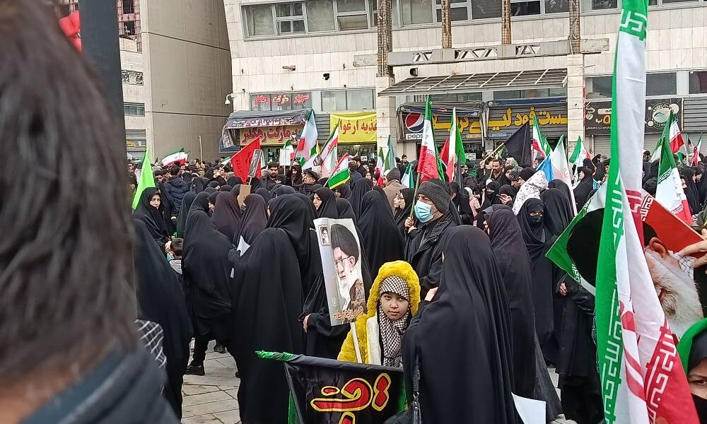 تصاویری از اجتماع بزرگ مردم مشهد در بیعت با سومین رهبر انقلاب اسلامی