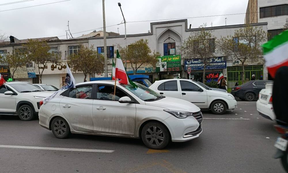 تصاویری از اجتماع بزرگ مردم مشهد در بیعت با سومین رهبر انقلاب اسلامی